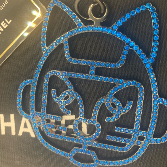 Authentic Chanel Pendant - Cat Design - Blue - Picture 15 of 17